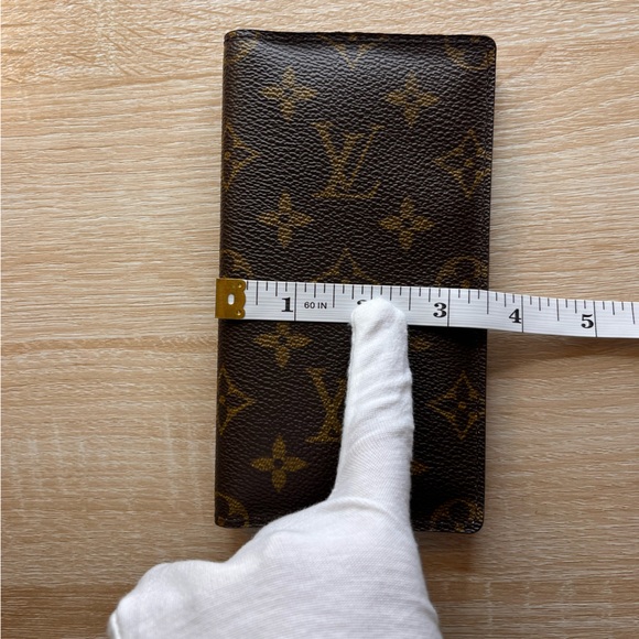 Louis Vuitton Monogram Brown Bifold Wallet/Organizer - Picture 15 of 15